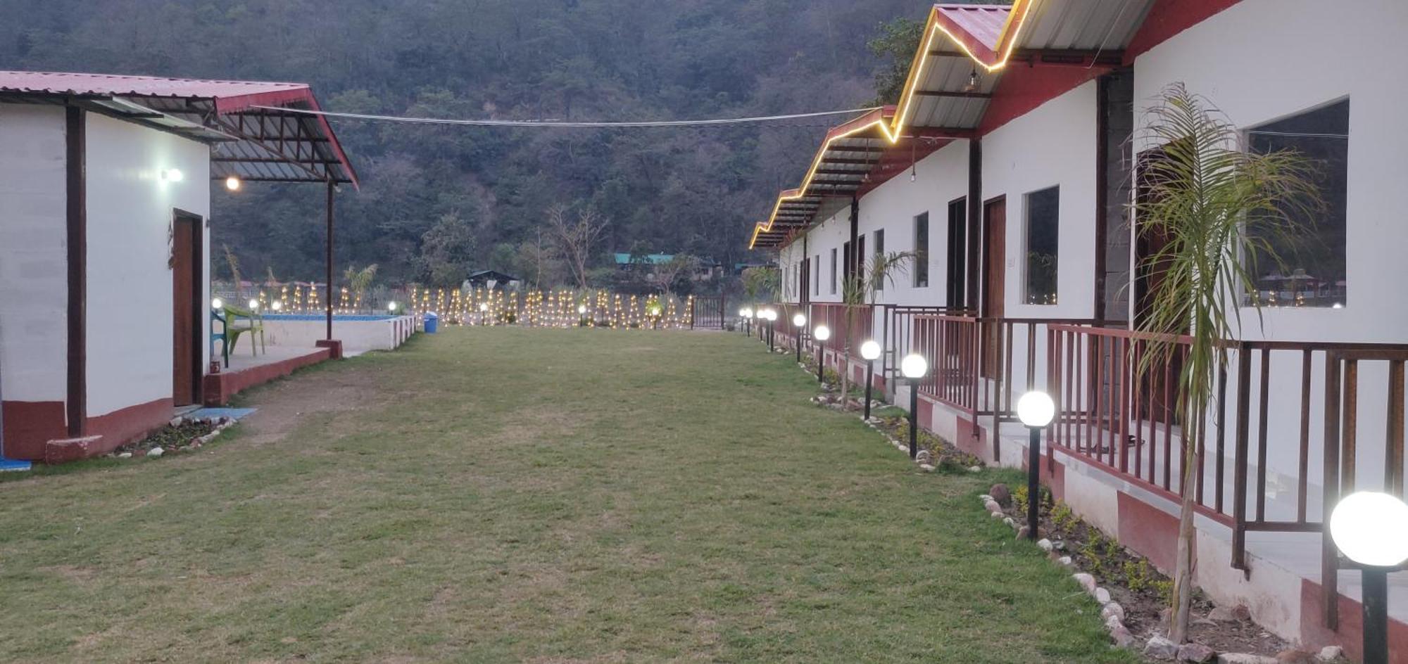 The Waterfront Resort Rishīkesh Exterior foto