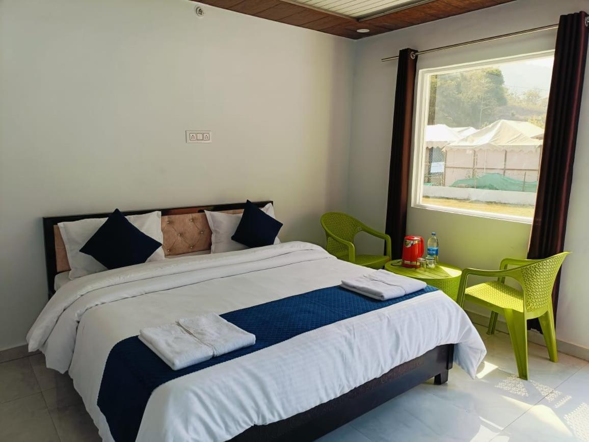 The Waterfront Resort Rishīkesh Exterior foto