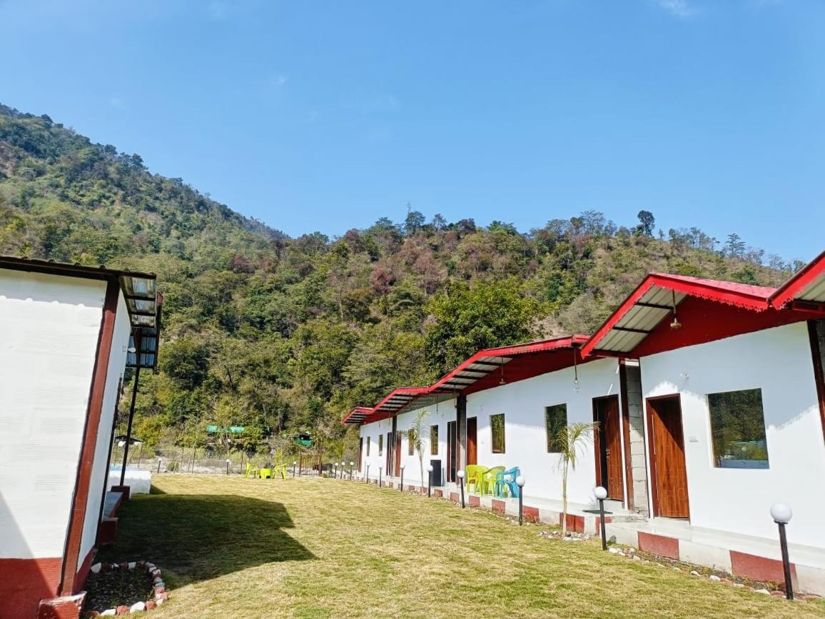 The Waterfront Resort Rishīkesh Exterior foto